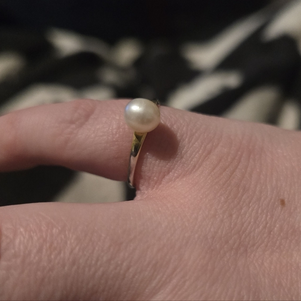 Pearl Silver Ring Marked "M" Size 7